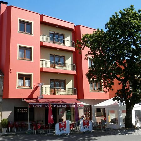 Quintáns Pension Plaza מראה חיצוני תמונה