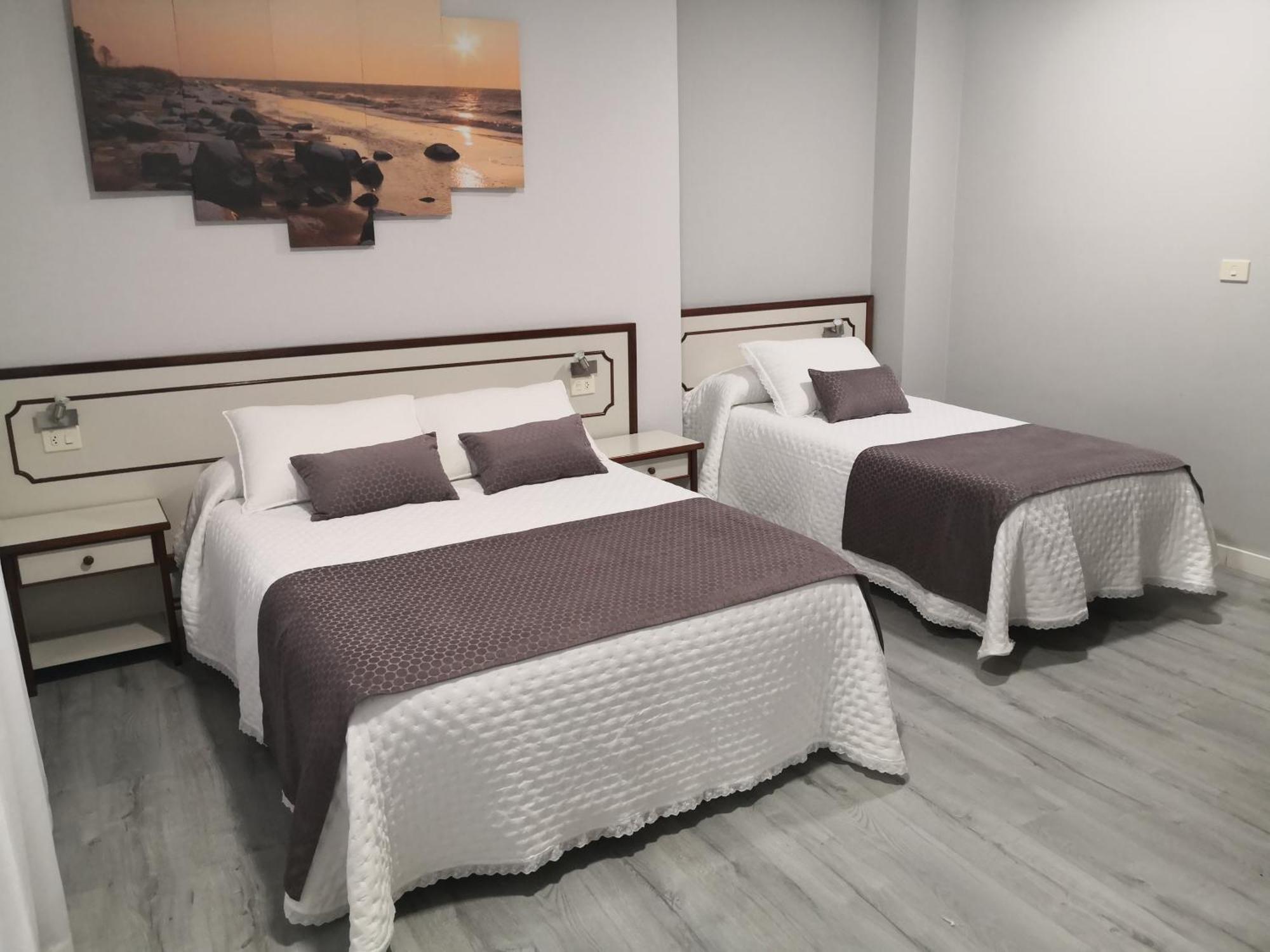 Quintáns Pension Plaza מראה חיצוני תמונה